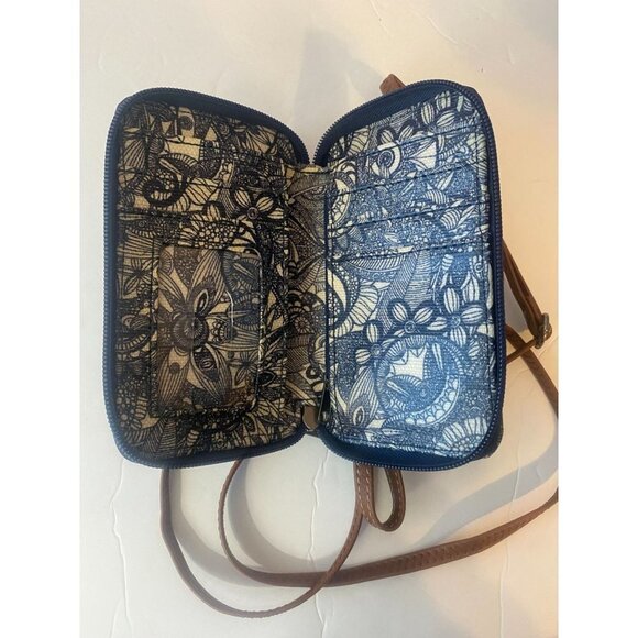 Sackroots Artist Circle Smartphone Wristlet Convertable Crossbody Blue And White - Picture 3 of 4